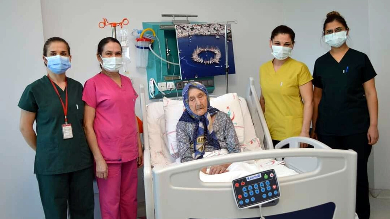 98 yaşındaki Behiye Türker koronayı alt etti