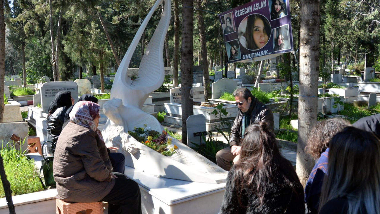 Mersin'de tecavüze direnince öldürülüp cesedi yakılmıştı. Özgecan Aslan anılıyor