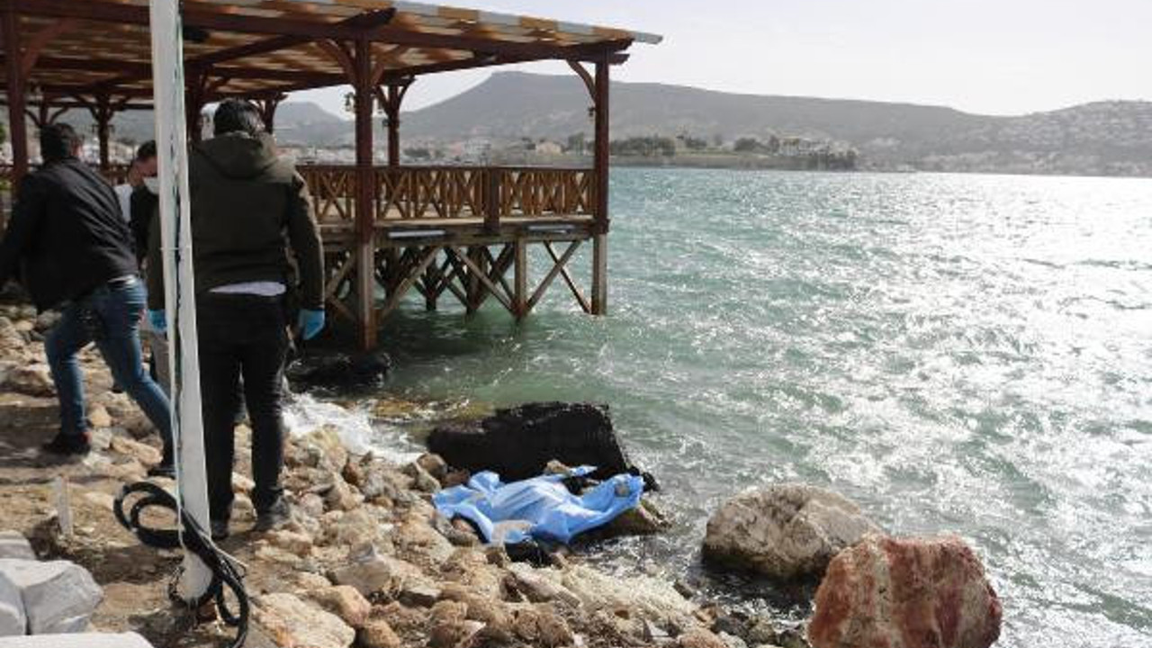 Foça'da denizden ceset çıktı