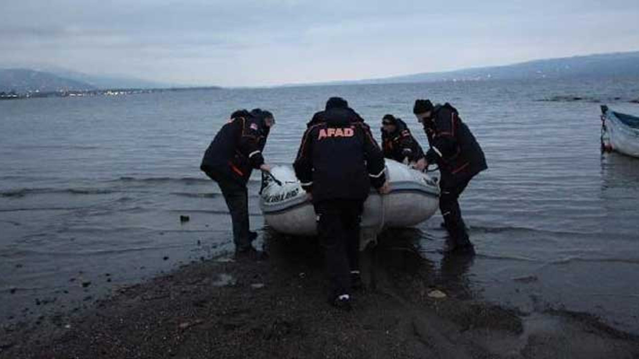 Gölün ortasında mahsur kaldılar