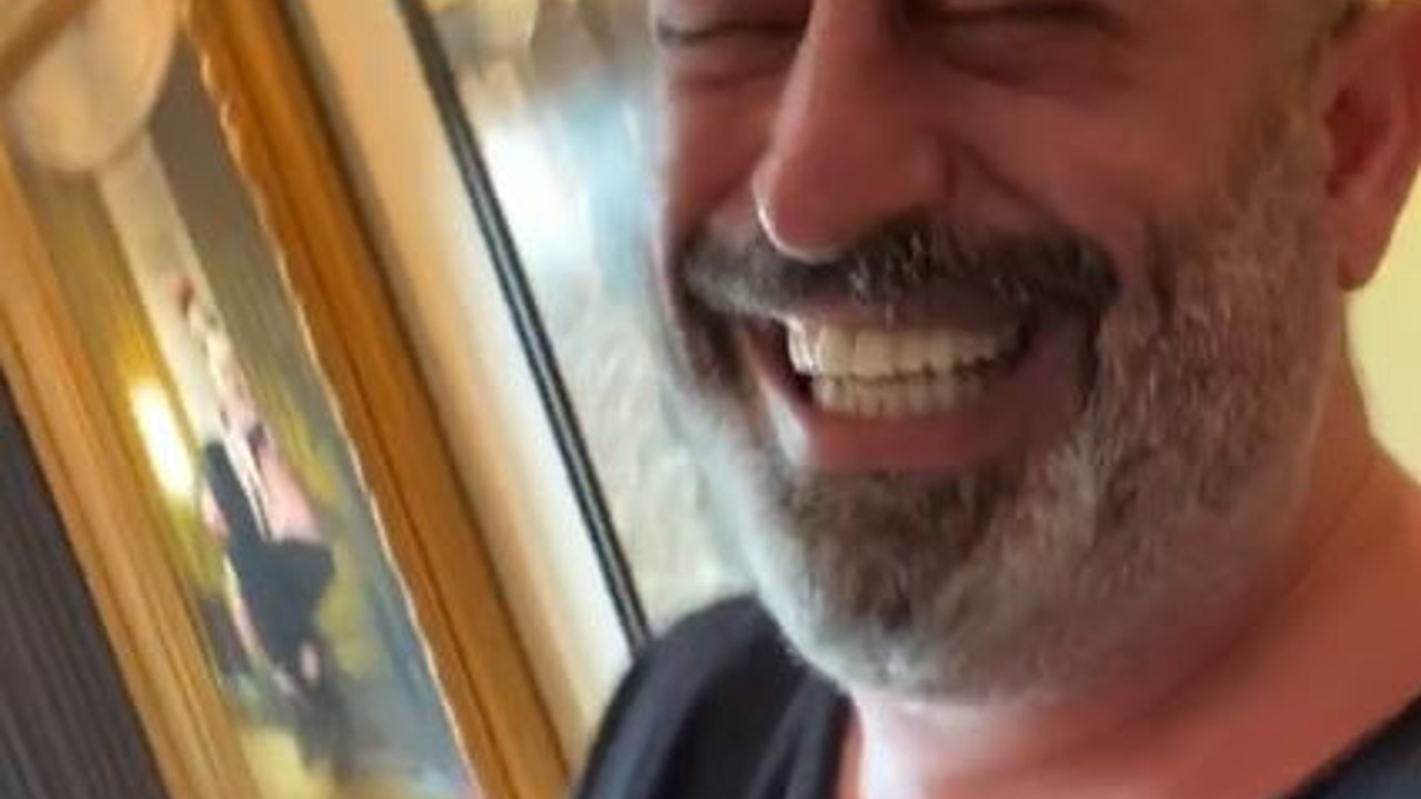 Cem Yılmaz en çok kime güldüğünü açıkladı. Bıkkınlık veren soruya yanıt verdi