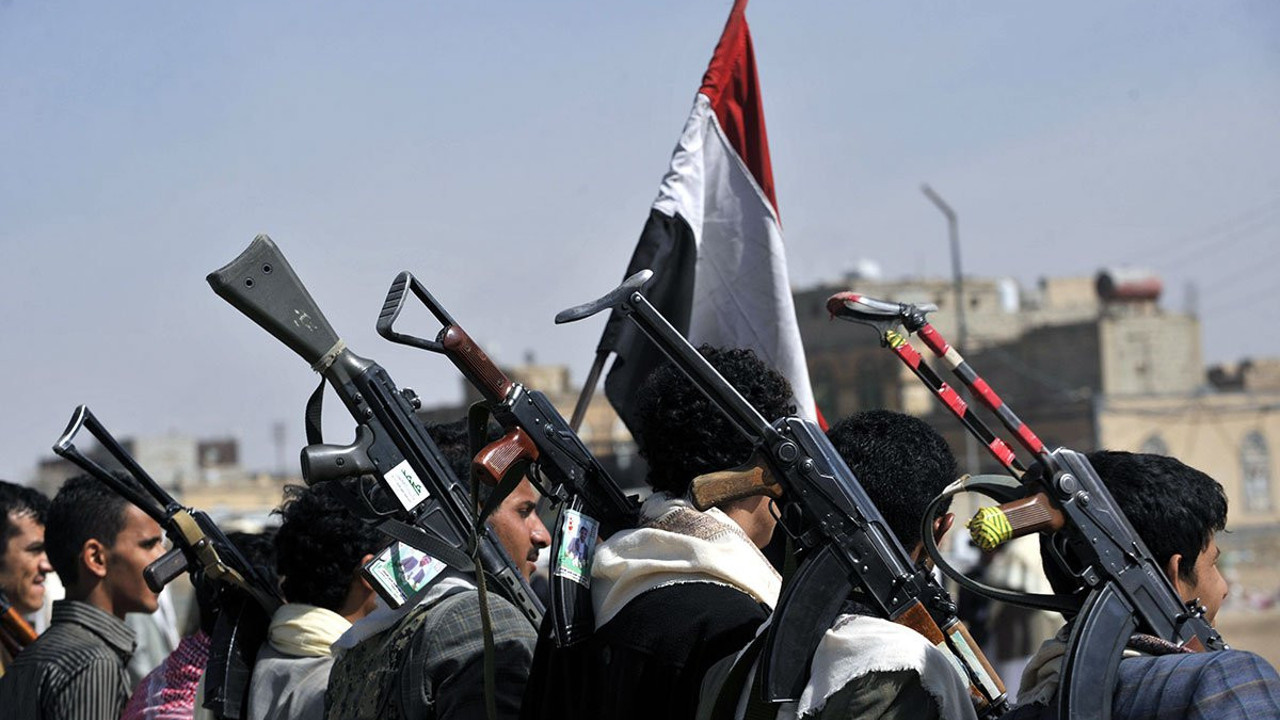 Husiler Suudi Arabistan'a saldırdı