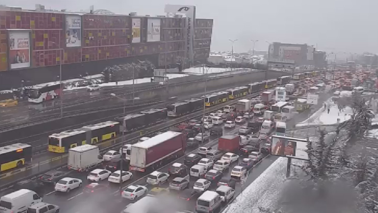 Eve gideceğim diye sevinmeyin İstanbul'da trafik felç