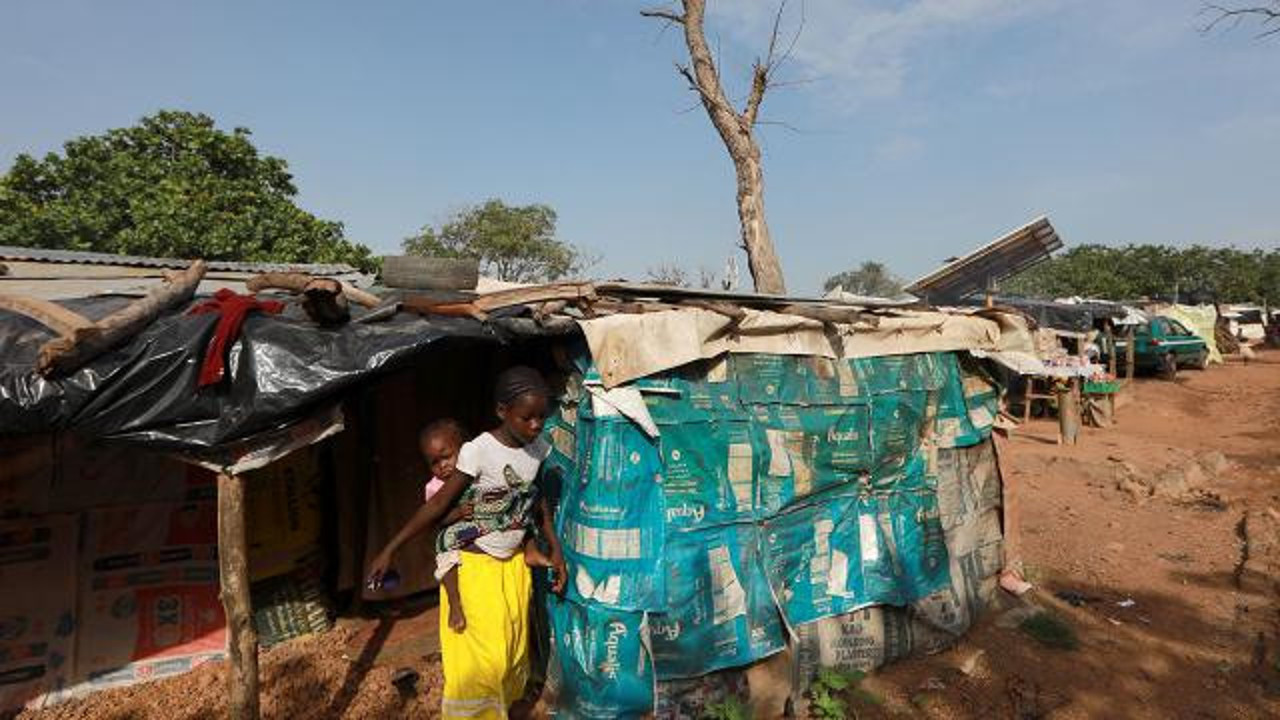 Nijerya'da kamp yangını