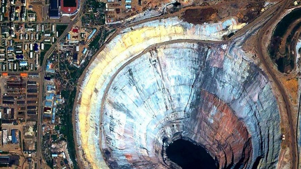 Dünyanın elmas ve yakut deposu Mirny Çukuru