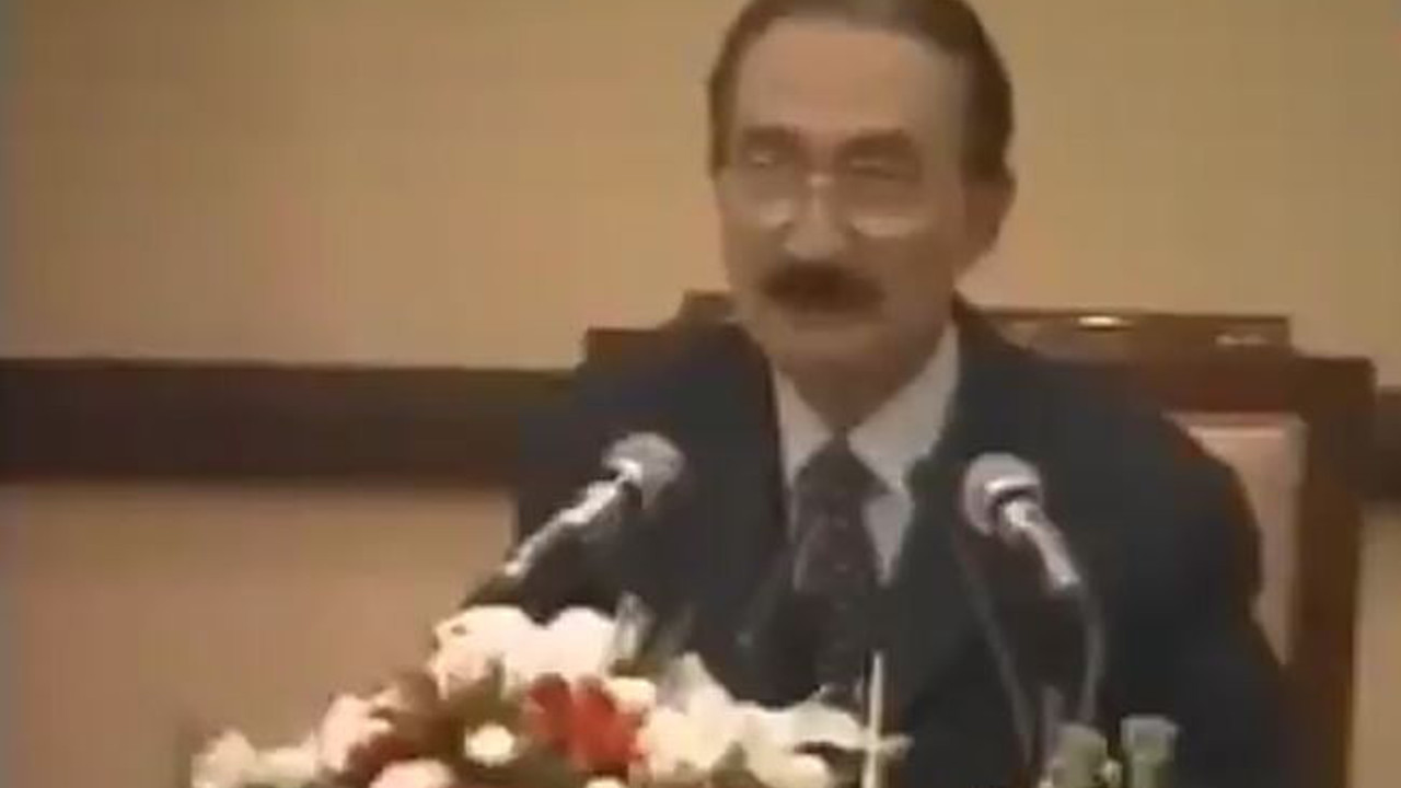 Bülent Ecevit bebek katili Apo’nun yakalandığını böyle duyurmuştu. İyi Partili Aytun Çıray paylaştı