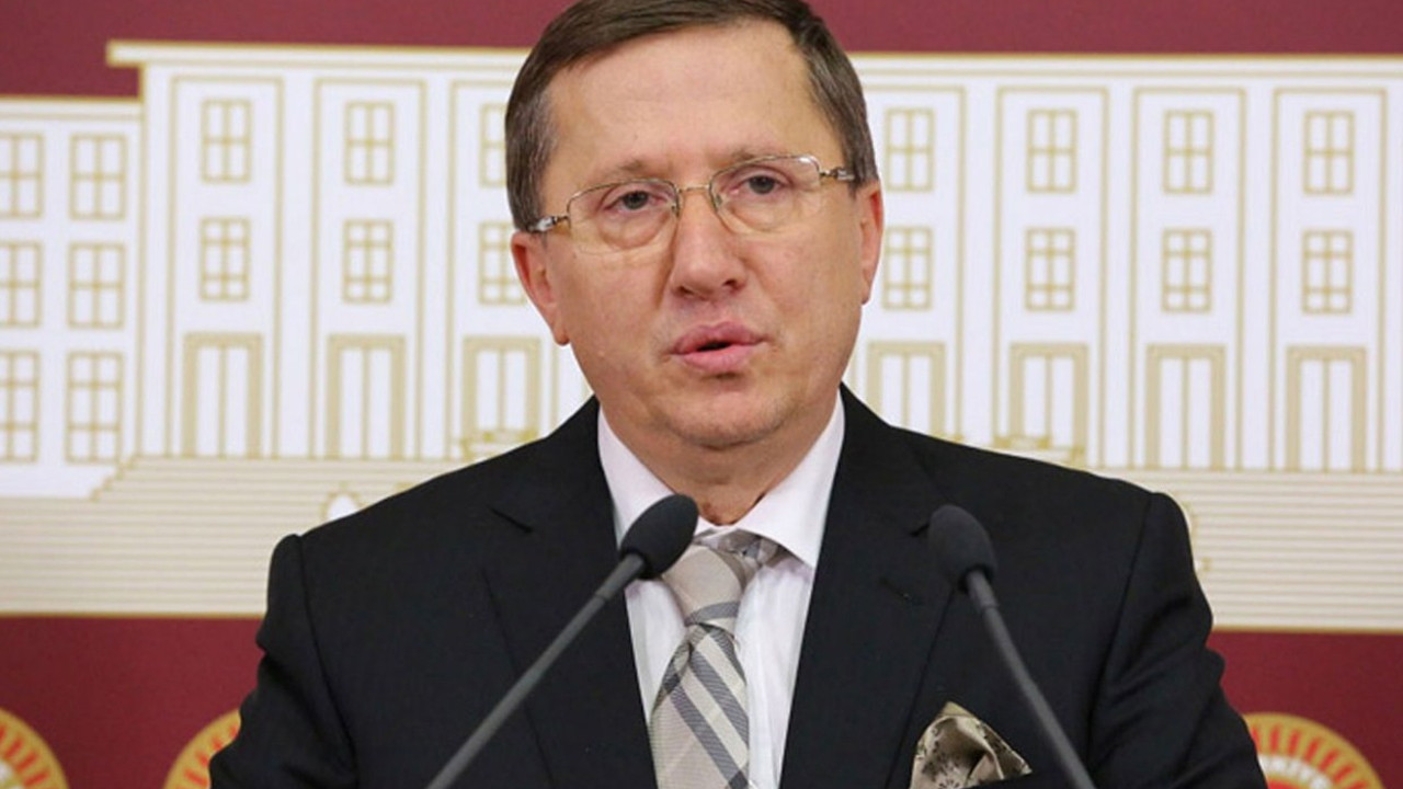 Birinci skandal Meclis’te “Kuru ekmek yiyorsa aç değildir”, ikincisi Takvim Gazetesi, üçüncü skandal ise Yiğit Bulut’tan geldi. İYİ Partili Lütfü Türkkan paylaştı