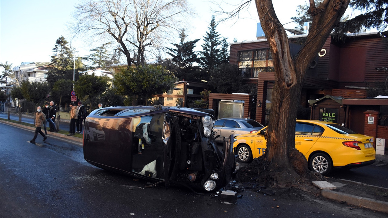 Sınava giderken kaza yaptı