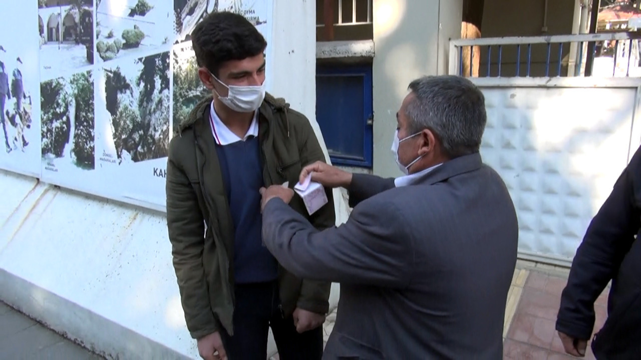 Kahramanmaraş'ta bulduğu 20 bin TL'yi sahibine verdi aldığı ödül şok etti