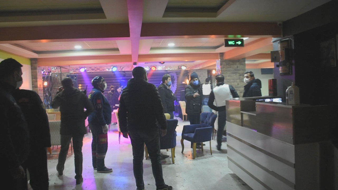 Silahlı rehin ihbarının altından kaçak eğlence partisi yapanlar çıktı