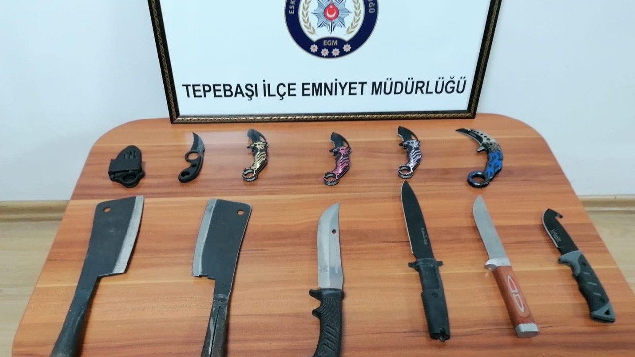 Satır ve kesici aletlerle yakaland