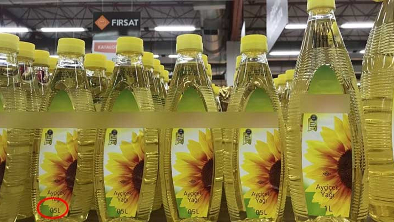 İYİ Partili İsmail Tatlıoğlu paylaştı. Ayçiçek yağı zamların ardından yarım litrelik ambalaja girdi