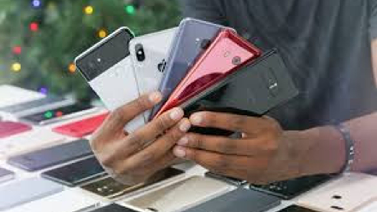 Zirvenin yıldızı en iyi ekranlı akıllı telefon belli oldu