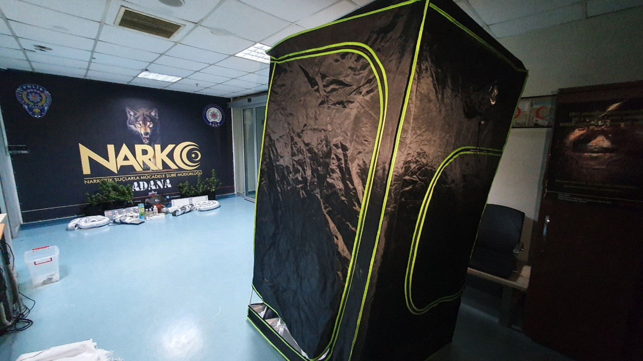 Adana'daki evini uyuşturucu imalathanesi yaptı. Düzenek polisleri bile şaşırttı