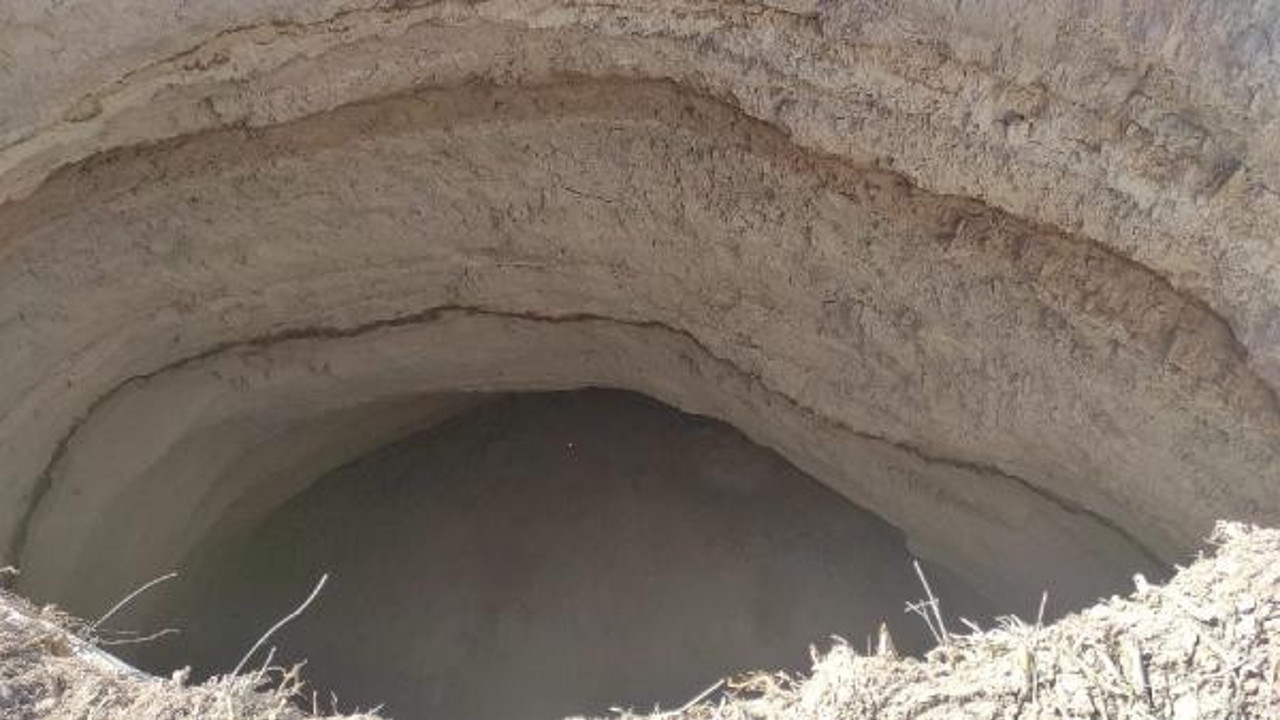 Çobanlar fark etti. 10 metre çapında 40 metre derinliğinde