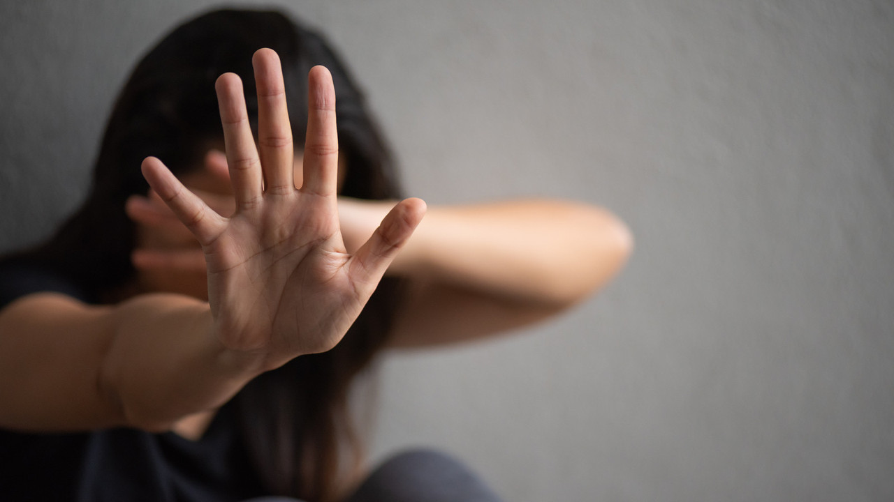 18 yaşındaki kız marketin içinde kabusu yaşadı