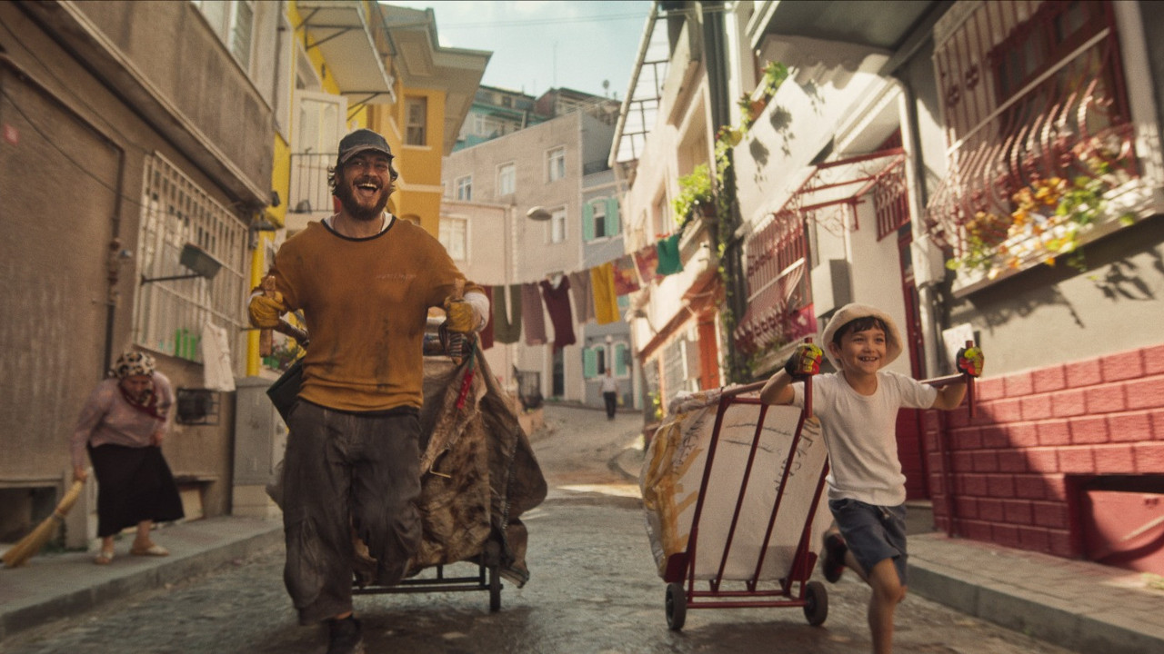 Netflix Çağatay Ulusoy’lu Kâğıttan Hayatlar’ın ilk fragmanı yayınlandı