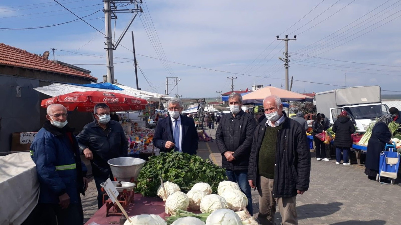 İYİ Partililer Ergene'de pazarda esnaf ile buluştu