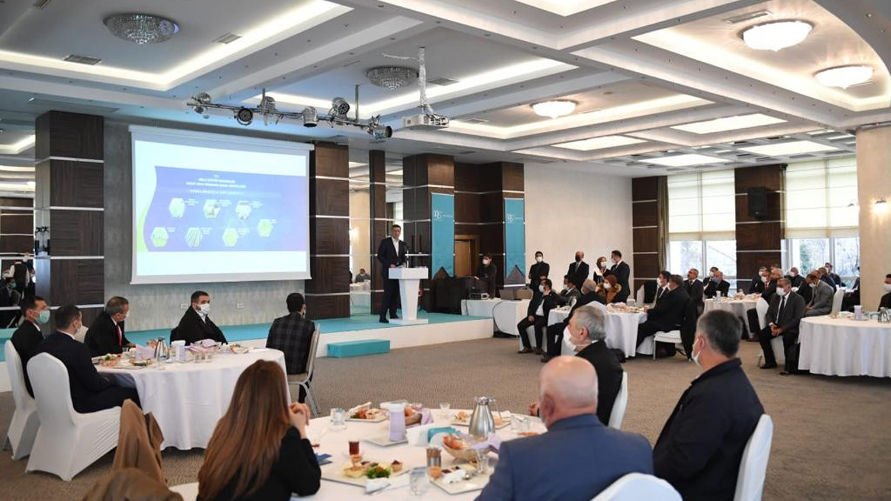 Bakan Selçuk, köy muhtarları ile buluştu