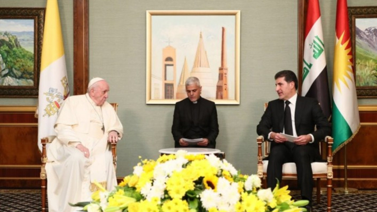 Türkiye'de altına kırmızı halılar serilen Barzaniler Güneydoğu Anadolu'yu sözde Kürdistan olarak gösterdi. Dost denilen Barzani işte bu