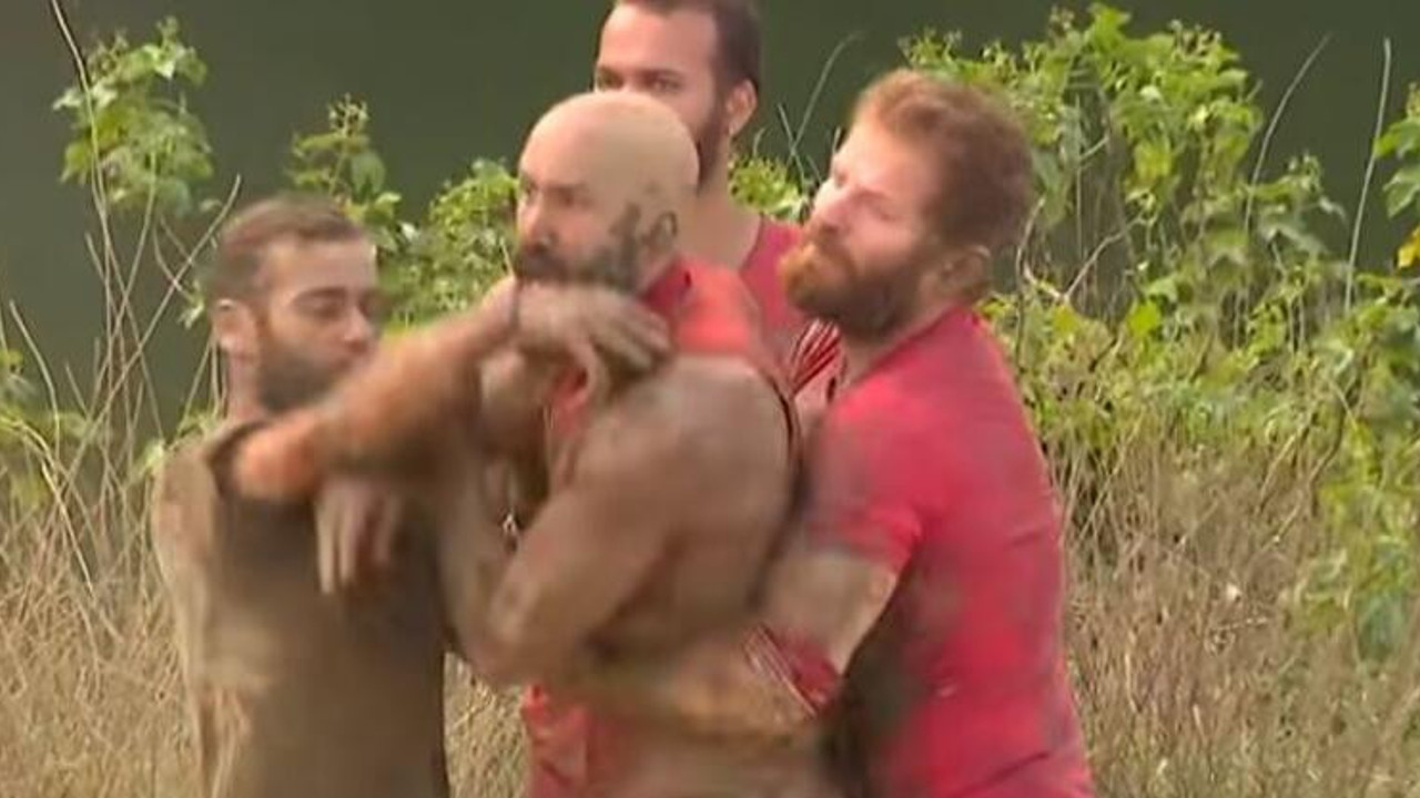 Survivor'da hareketler havada uçuştu. Acun Ilıcalı da sinirlenerek sert tepki gösterdi