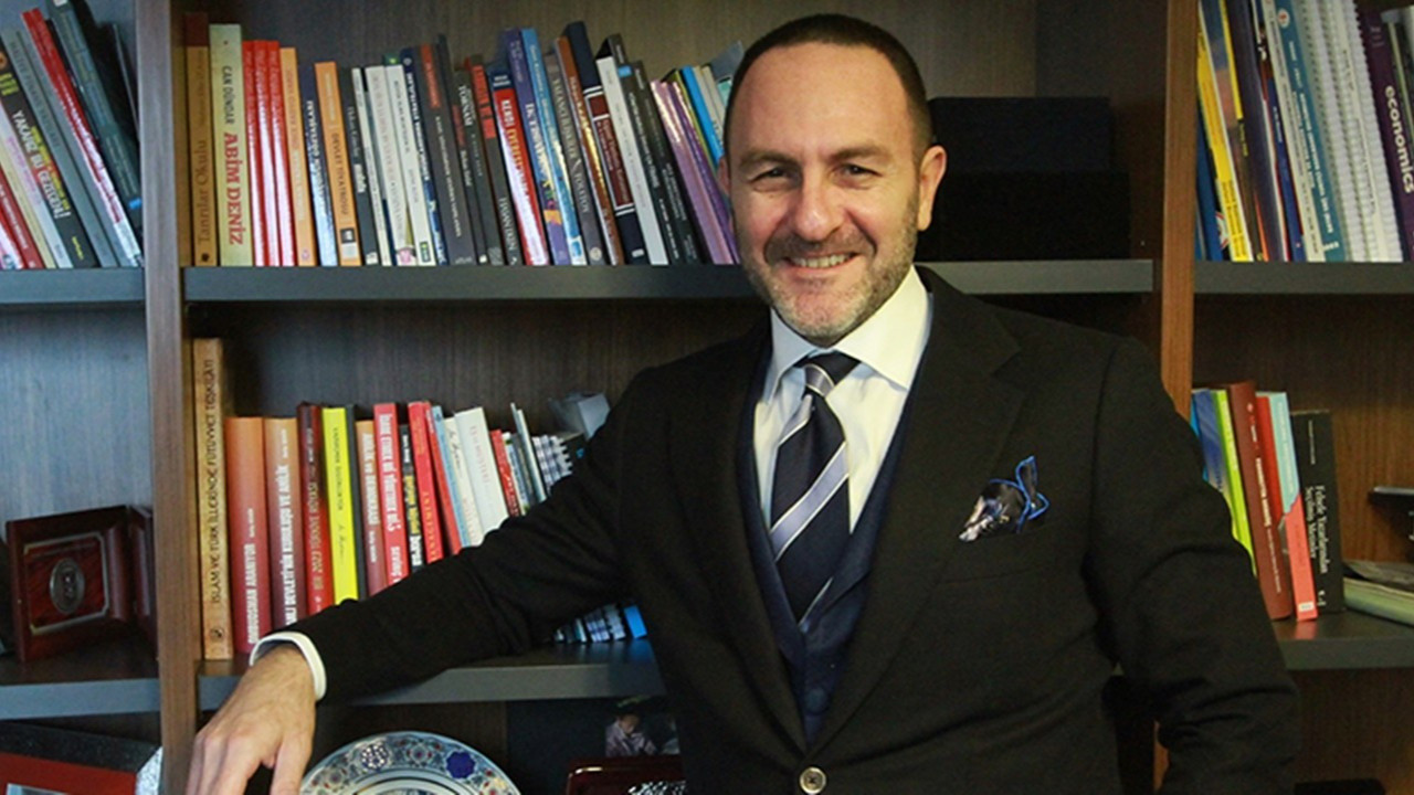 Ünlü ekonomi profesörü durdu durdu ağzındaki baklayı çıkardı. Herkesin şimdiden önlem alması gerekiyor