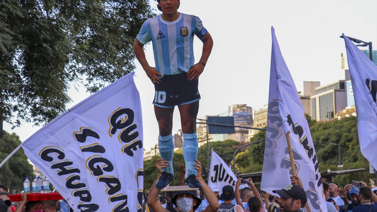 Efsane futbolcu Maradona için eylem yaptılar