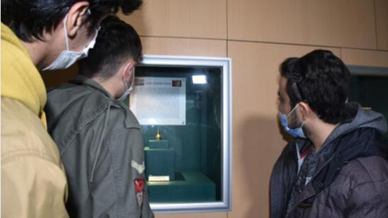 Tarlanın ortasında buldu araba parasına sattı. Sivas görmek için kuyrukta