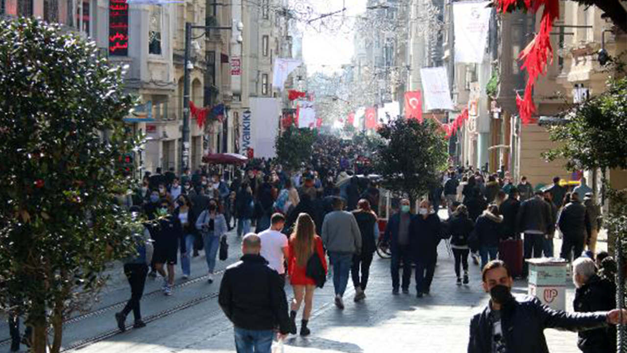 İstiklal Caddesi doldu taştı