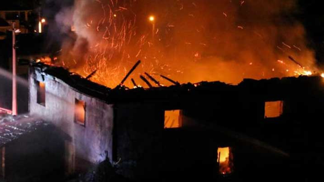 Kütahya'da korkutan yangın (14 Mart 2021)