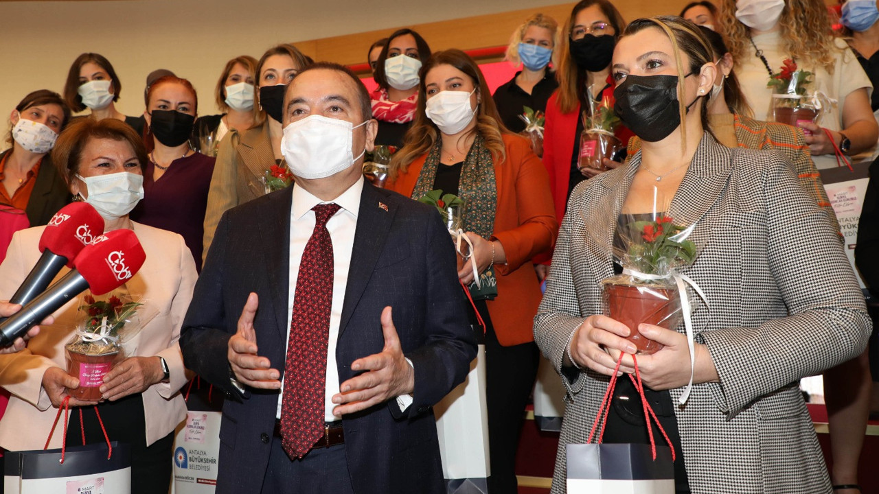 Muhittin Böcek'in mesai arkadaşı da korona oldu