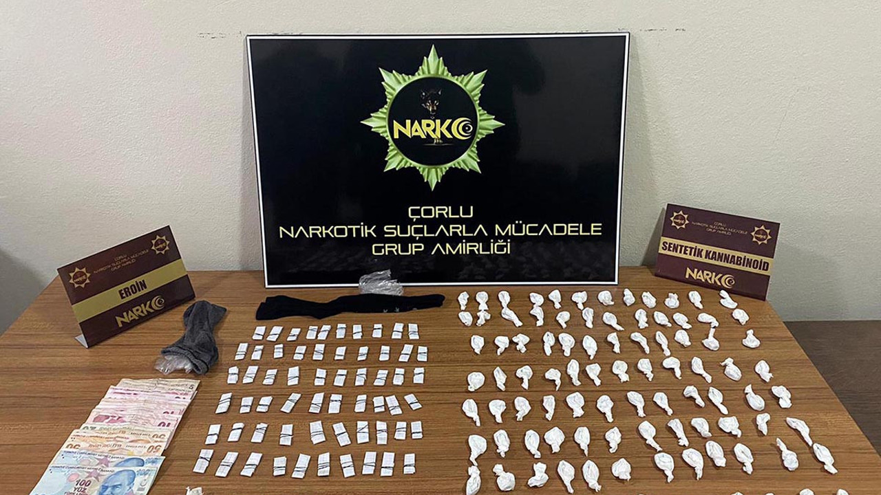 Uyuşturucuları çoraplar içine saklamışlar