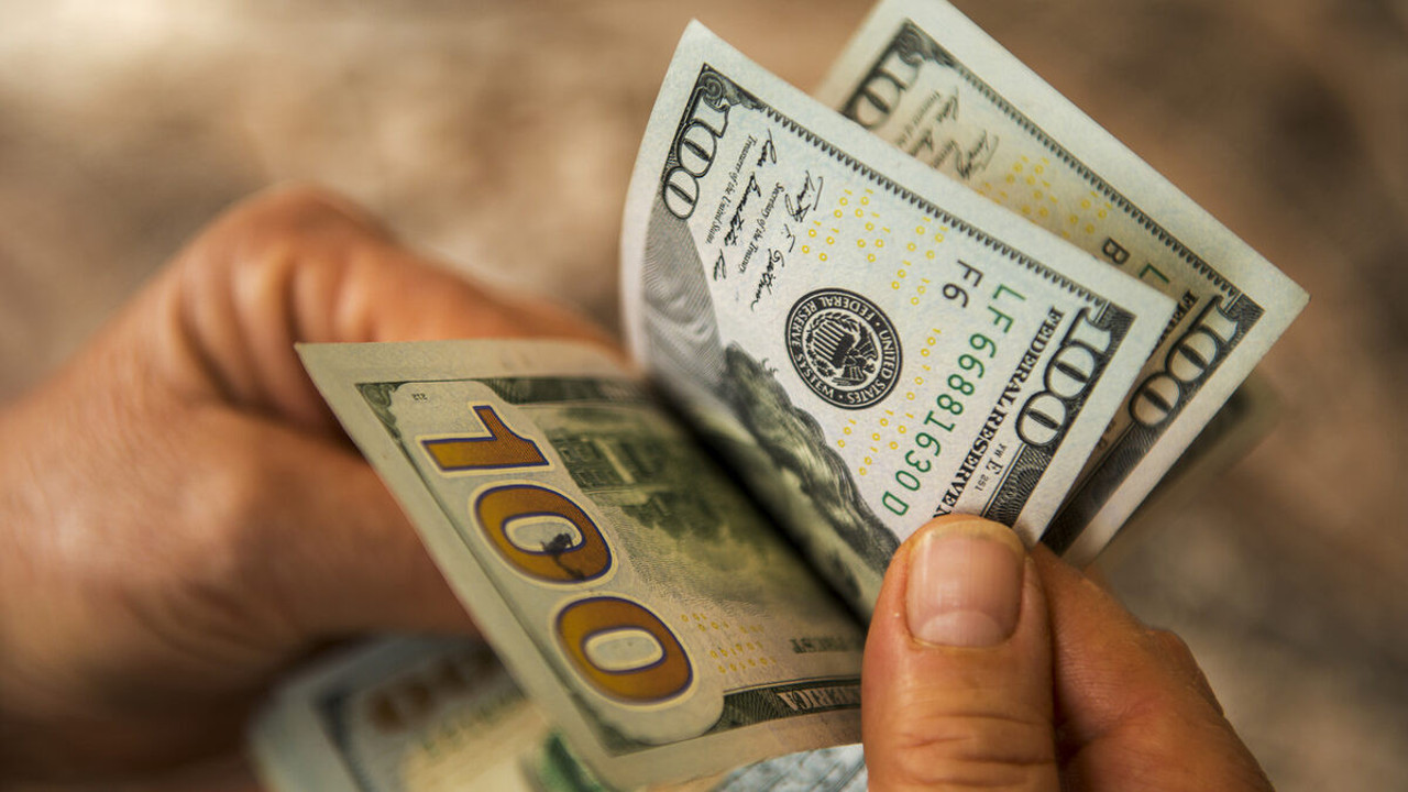 Merkez’in kararı öncesi dolar sert dalgalandı