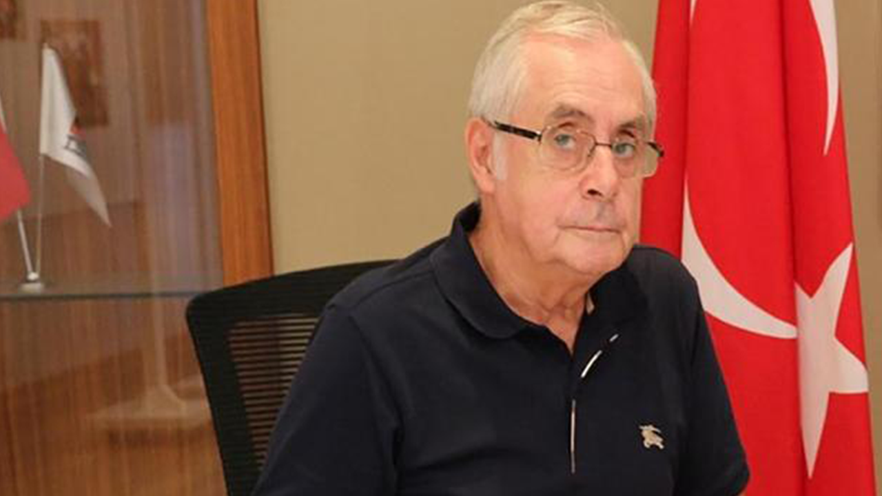 Seçkin Türesay kimdir?