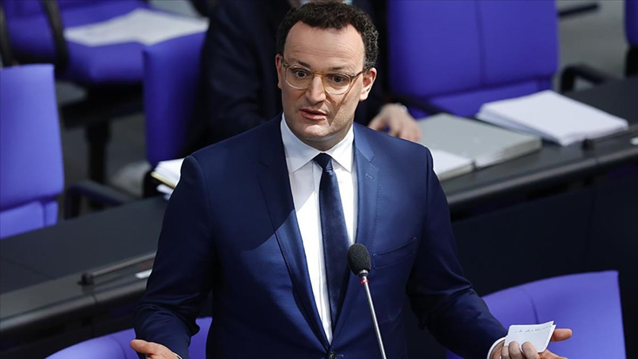 Almanya Sağlık Bakanı Spahn’dan üçüncü dalgada aşı uyarısı