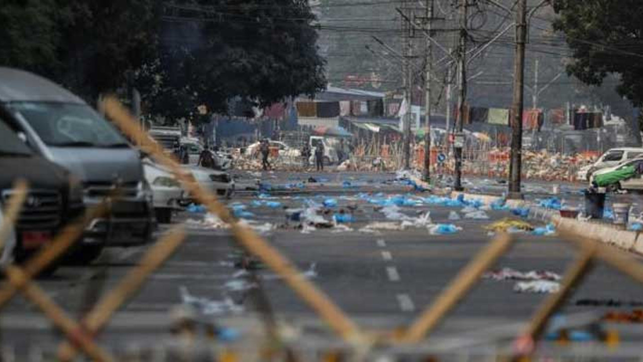 Myanmar'da 7 haftada 211 gösterici öldü