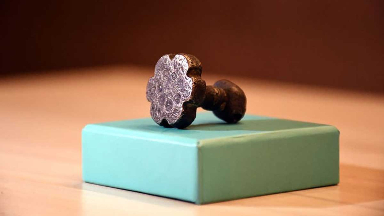 3 bin 500 yıl öncesine ait. Çiftçi tarlasında tesadüfen bulmuştu. Müzede sergilenecek