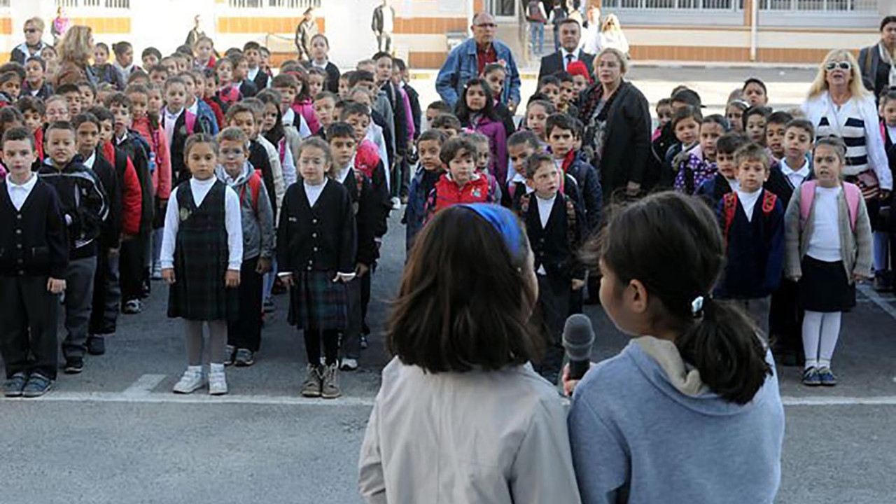 Öğretmenlerden flaş ‘Andımız’ kararı. Her sabah öğrencileriyle birlikte okuyacaklar