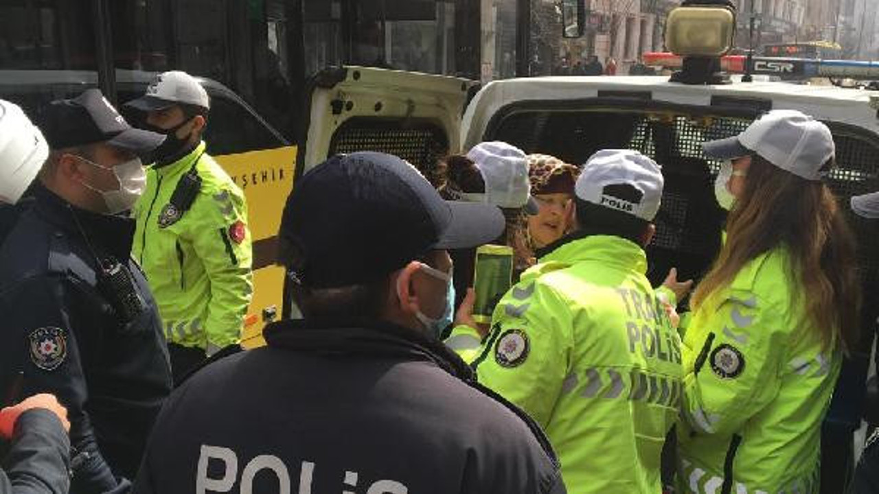 Maske takmayan ana kız polislere kabusu yaşattı