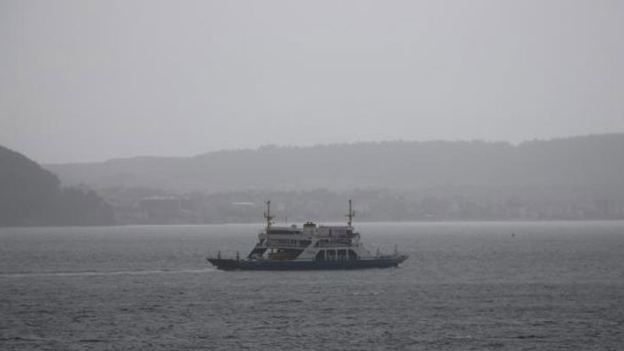Feribot seferlerine fırtına engeli (29 Mart 2021)