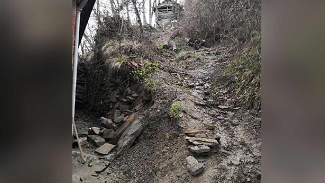 Bartın'da heyelan: 2 ev boşaltıldı