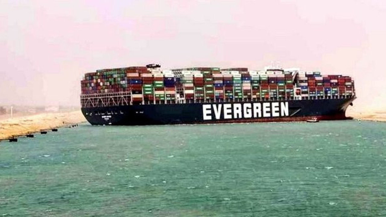 İngiliz basını 1 Nisan şakası yaptı hükümet medyası sazan gibi atladı. Sazanlığın kilosu 2.5 liraya düştü. Süveyş Kanalı’ndan İrlanda’ya tünel yapılacağına inandılar