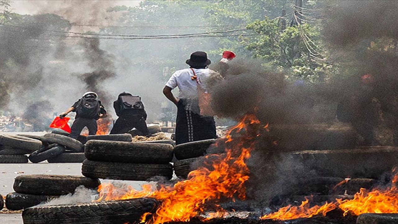Myanmar’da ölü sayısı 557 ‘ye çıktı