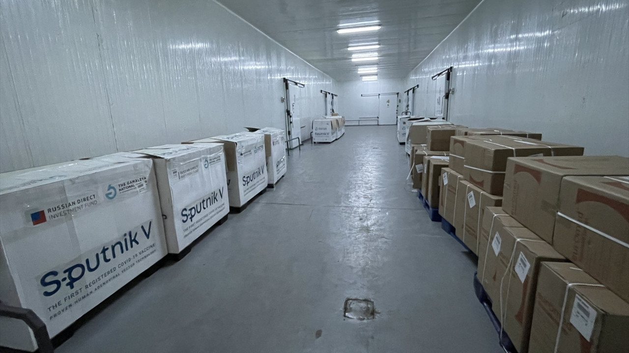 Libya Sputnik V aşılarını teslim aldı