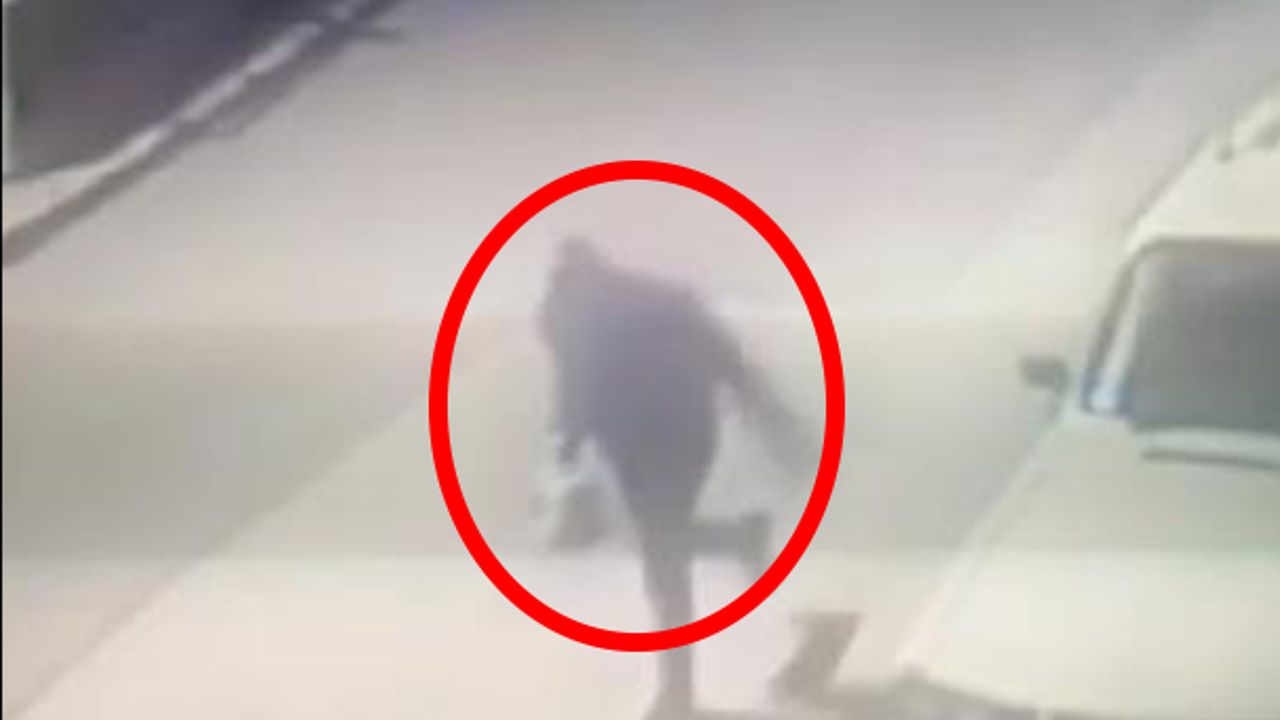 Açlığın gözü kör olsun. İş bu noktaya kadar geldi. Kuryenin dürümlerini çaldılar