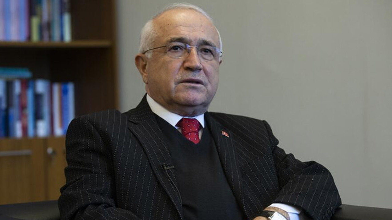 YİK Üyesi Cemil Çiçek AKP'ye sitem etti. Tekkeye giden amiral haberi için konuştu