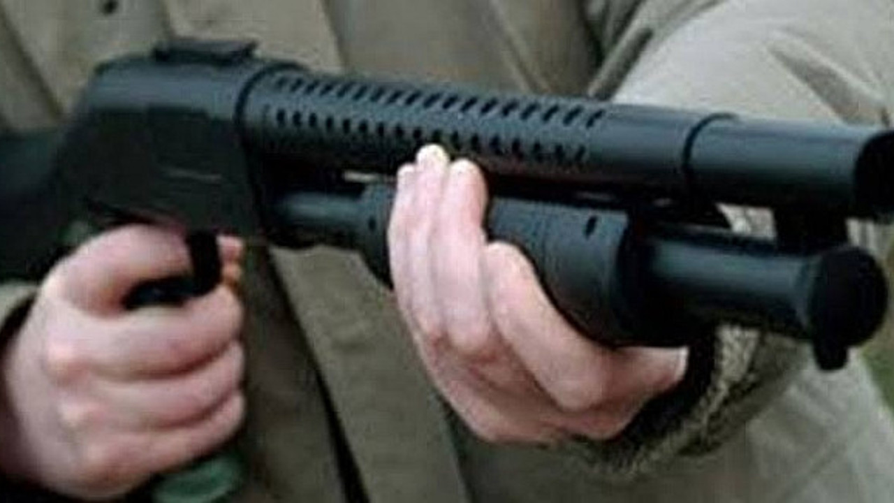 İzmir'de pompalı tüfekler konuştu. Yaralılar var