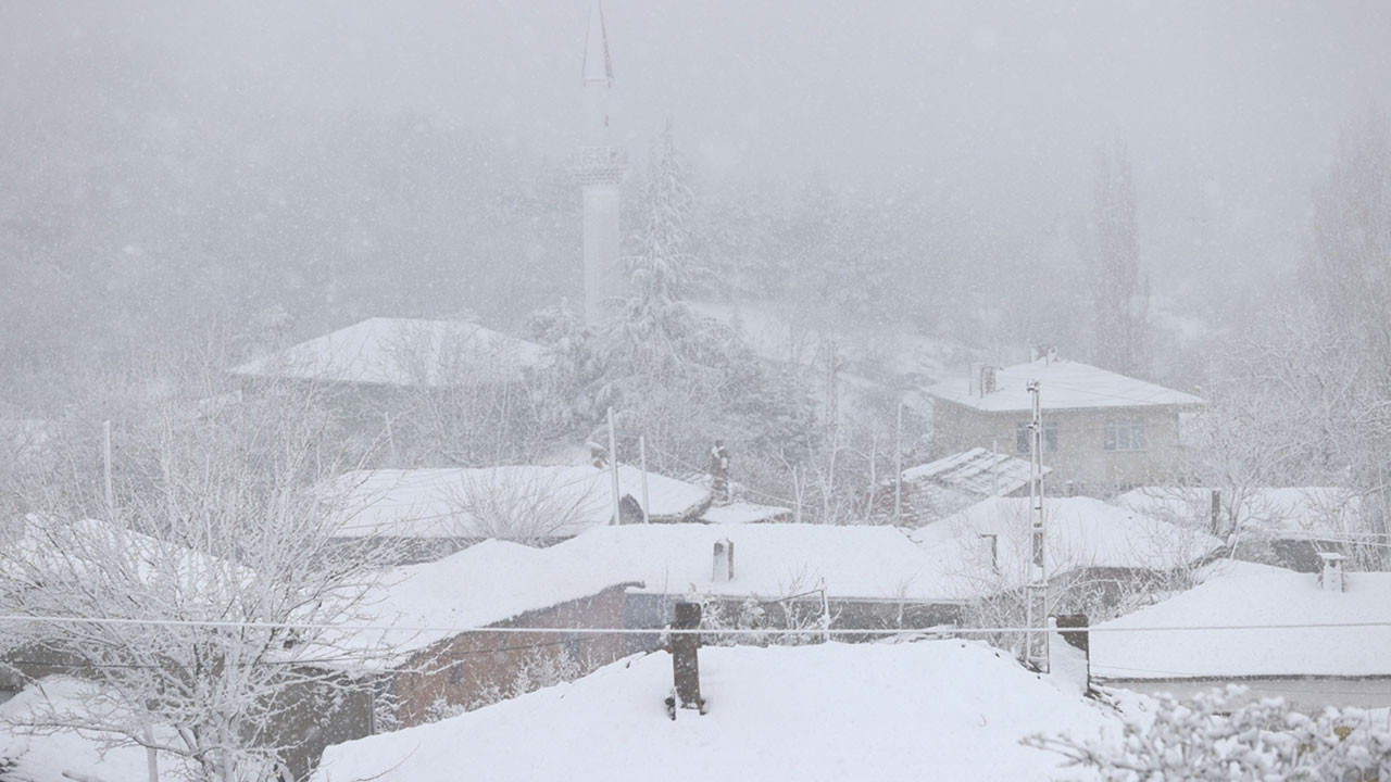 Kar Edirne'den giriş yaptı. Vatandaşlar acil koduyla uyarıldı