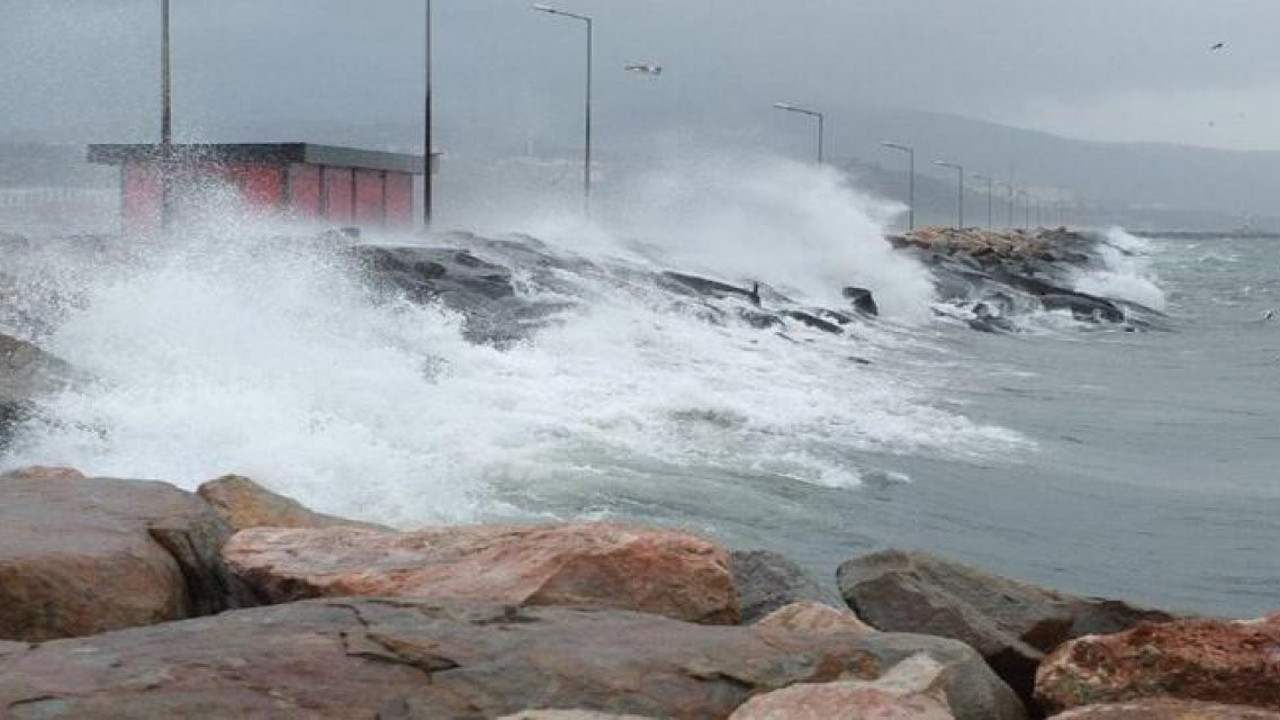 Meteoroloji radyosu arka arka bildiri yayınlıyor. Uyarı üstüne uyarı yaptı
