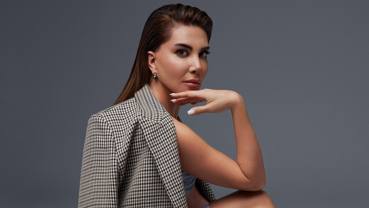 Ünlü şarkıcı Ebru Yaşar'dan bomba albüm: Gel De Sevme